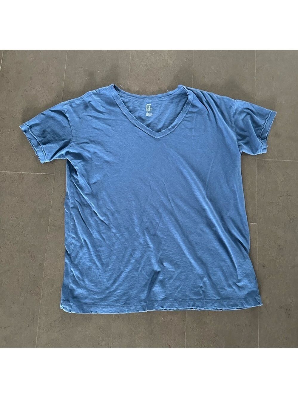 Aerie boyfriend V-Neck Tee size Small